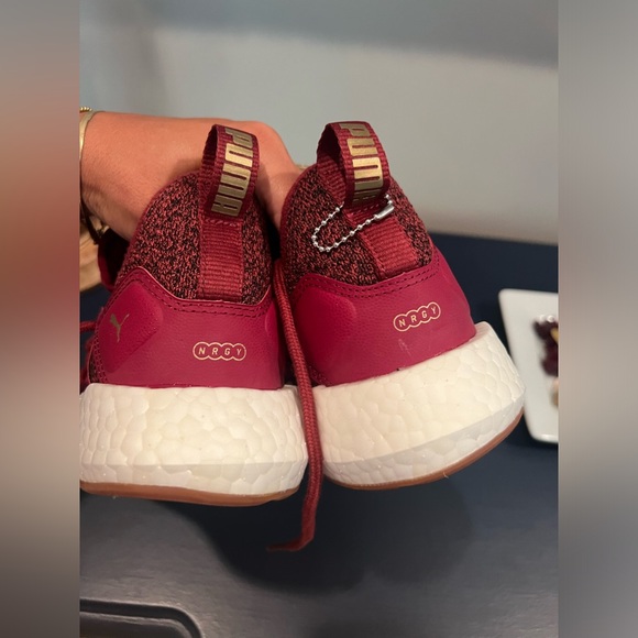Puma NEW Nrgy Neko Knit sneakers size 9 maroon color - Picture 5 of 10